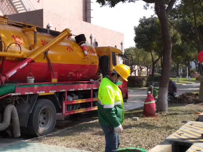 江阴市利港管道疏通高压清洗潜水管道清淤堵水抽粪淤泥