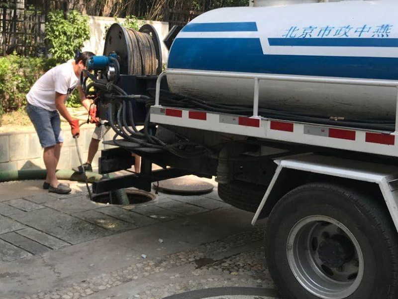 江阴市修马桶修水管电话疏通水电抽粪师傅